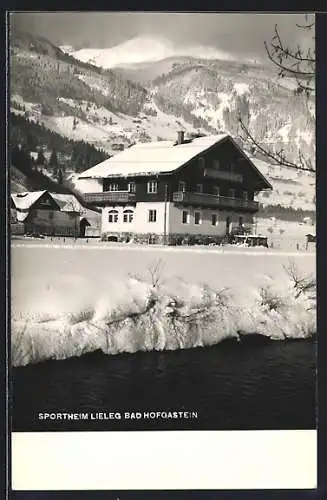 AK Bad Hofgastein, Sportheim Lieleg im Winter, vom Wasser gesehen