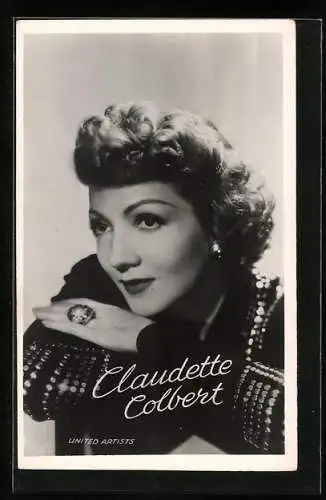 AK Portrait Schauspielerin Claudette Colbert