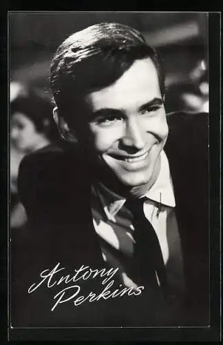 AK Schauspieler Antony Perkins im Anzug