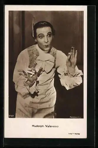 AK Schauspieler Rudolph Valentino in einer Filmszene