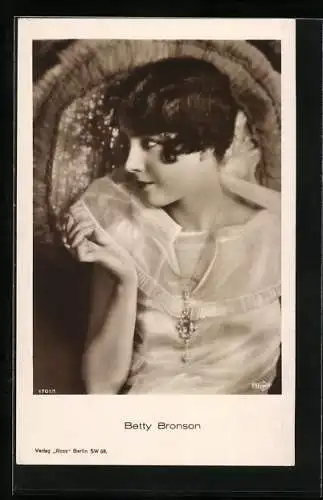 AK Schauspielerin Betty Bronson, Portrait