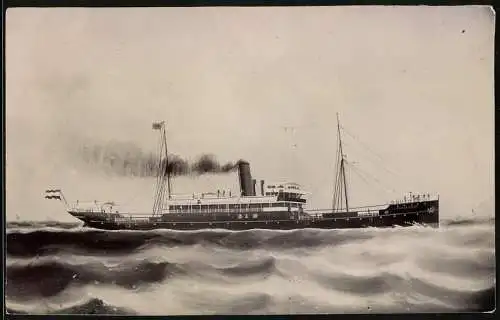 Fotografie Kombischiff Landrat Schiff, Dampfer mit asiatischen Schriftzeichen auf der Seite