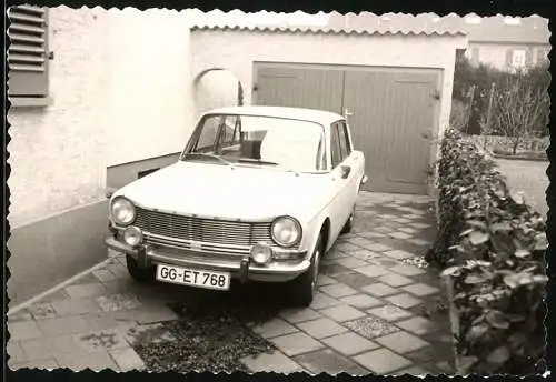 Fotografie Auto Simca, weisse Limousine mit Kennzeichen Gross-Gerau