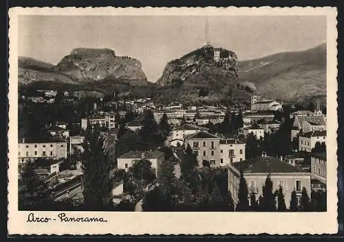 AK Arco, Panorama mit Burgruine