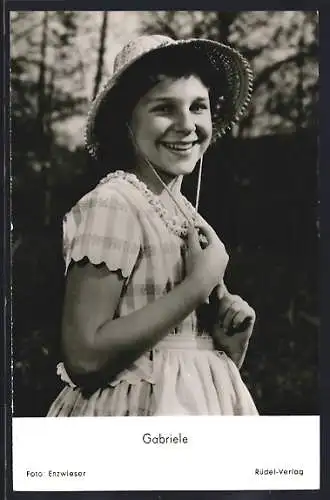 AK Musikerin Gabriele mit Hut