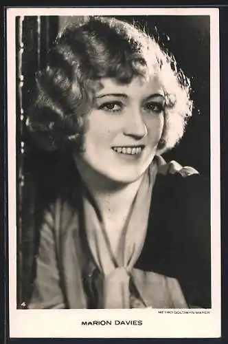 AK Schauspielerin Marion Davies mit reizendem Lächeln