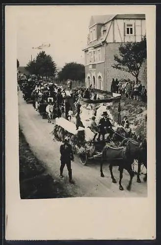 Foto-AK Sohren /Hunsrück, Volksfest mit Umzugswagen
