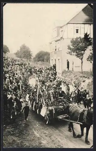 Foto-AK Sohren /Hunsrück, Wagen auf dem Volksfest