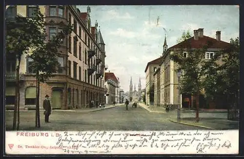 AK Freiburg i. Br., Passanten in der Thalstrasse