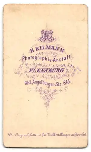 Fotografie H. Eilmann, Flensburg, Angelburger-Strasse 645, Dame im schwarzen Kleid