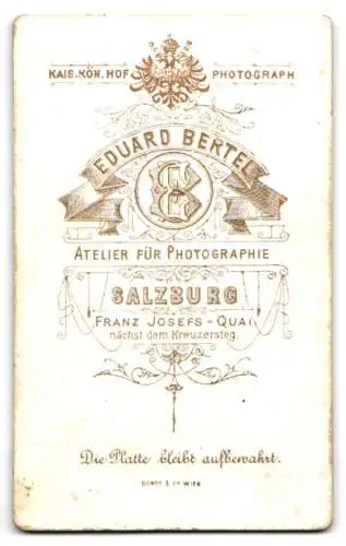 Fotografie Eduard Bertel, Salzburg, Franz Josefs-Quai, Bürgerlicher mit Backenbart und Fliege