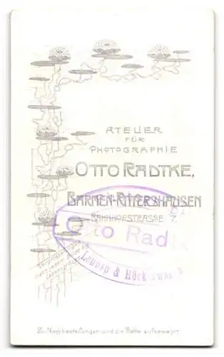Fotografie Otto Radtke, Barmen-Rittershausen, Bahnhofstr. 7, Bürgerliche Dame mit Zwicker