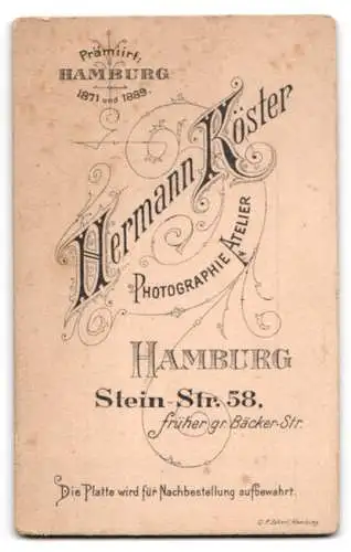 Fotografie Hermann Köster, Hamburg, Stein-Str. 58, Junger Herr im Anzug mit Fliege