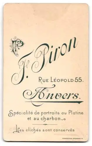 Fotografie F. Piron, Anvers, Rue Léopold 55, Süsses Kleinkind im weissen Kleid