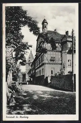 AK Neustadt /Kr. Marburg, Strassenpartie mit Fachwerkhaus