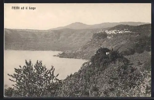AK Nemi, Panorama ed il Lago