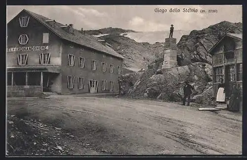 AK Passo dello Stelvio, Giogo dello Stelvio, Ortspartie mit Hotel Ferdinandshöhe und Denkmal