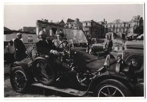 Fotografie Ansicht Rüsselsheim, Internationale Veteranen Rally 1954, Fritz Hauxel im Opel 5 /12 Puppchen von 1912