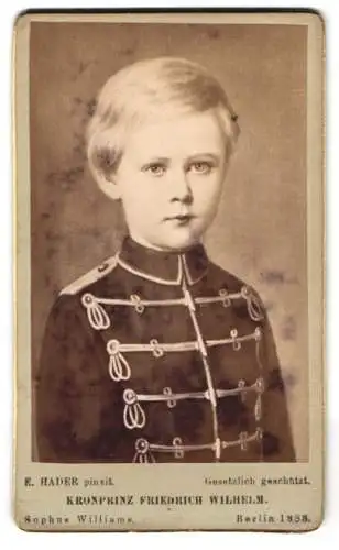 Fotografie Sophus Williams, Berlin, Portrait Kronprinz Friedrich Wilhelm in Husaren Uniform