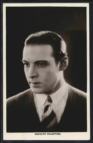 AK Schauspieler Rudolph Valentino mit Krawatte