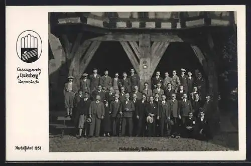 AK Michelstadt, Gesangverein Gutenberg Darmstadt auf Herbstfahrt 1931, Gruppenbild vor dem Rathaus