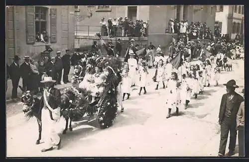 AK Lörrach, Schützenjubiläum 1907, Basler Strasse, Maultier zieht Kutsche mit drei Mädchen