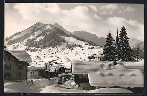 AK Riezlern / Kleinwalsertal, Ortsansicht im Winter