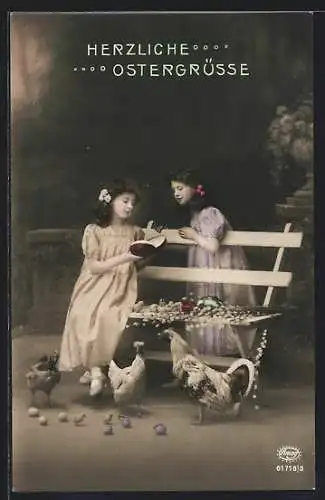 Foto-AK Amag Nr. 61718 /3: zwei Mädchen mit Osterei und Hühner an einer Bank