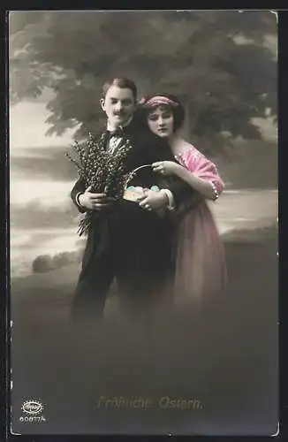 Foto-AK Amag Nr. 60877 /4: Liebespaar mit Ostereierkorb und Weidenkätzchen