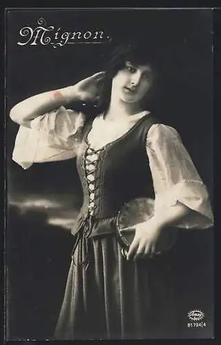 Foto-AK Amag Nr. 61794 /4: Mignon, Frau mit Tamburin