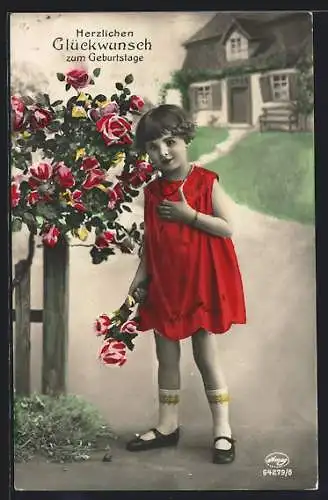 Foto-AK Amag Nr. 64279 /6: Mädchen mit Rosen vor einem Holzzaun stehend