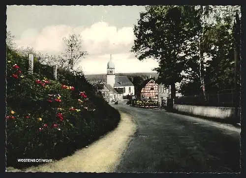AK Wüstenrot /Württ., Strassenpartie an der Kirche