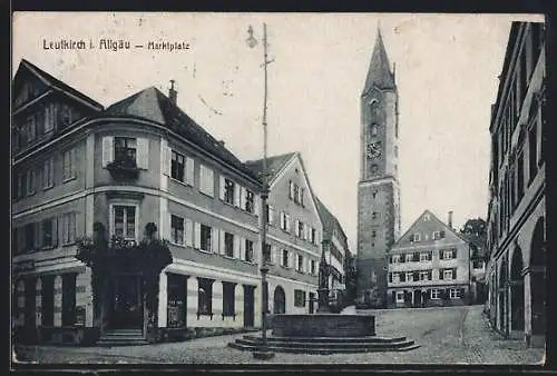 AK Leutkirch i. Allgäu, Brunnen auf dem Marktplatz