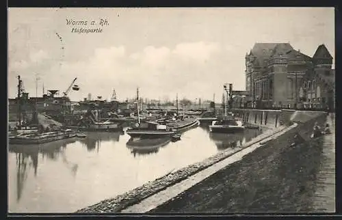 AK Worms a. Rh., Boote am Hafen