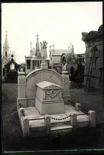 Fotografie Post mortem, Friedhofs und - Grabkunst, Grabstätte Familia Martinez