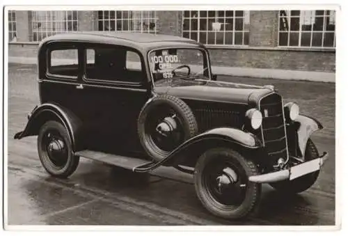 Fotografie unbekannter Fotograf und Ort, Auto Opel P4 viersitzige Limousine mit 4 Zylindermotor, Baujahr 1935