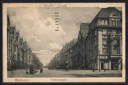 AK Hannover, Geibelstrasse mit Passanten