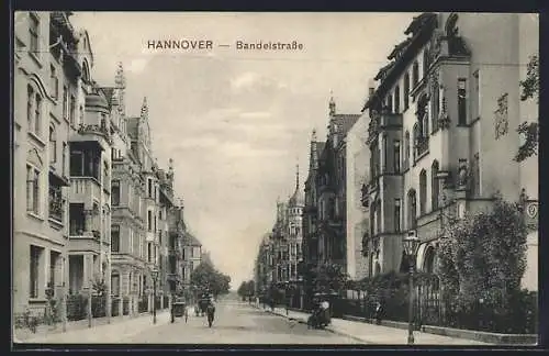 AK Hannover, Bandelstrasse mit Passanten