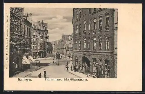 AK Hannover, Lehzenstrasse Ecke Wiesenstrasse mit Geschäft und Strassenbahn