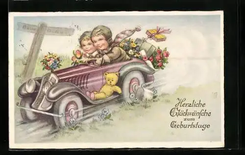 Lithographie Kleines Paar bei Autofahrt mit Blumen und Teddy