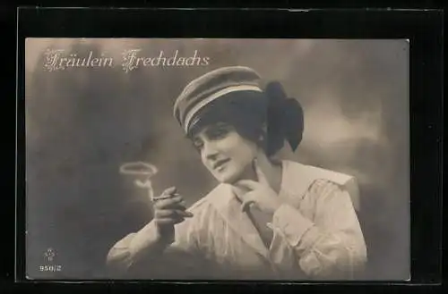 AK Fräulein Frechdachs, Studentin beim Rauchen