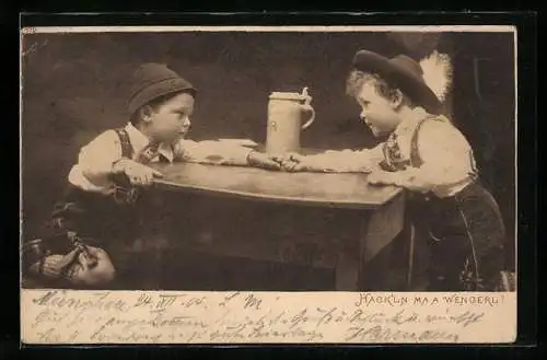 AK Hackl`n ma a Wengerl!, zwei Buben in Lederhosen beim Fingerhackl`n