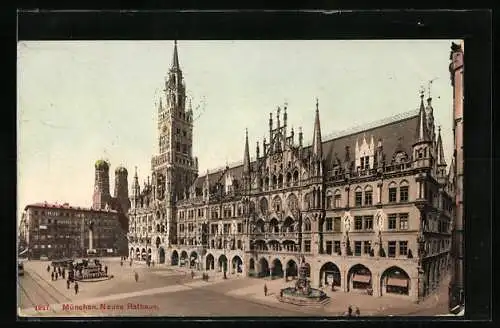 AK München, Neues Rathaus mit Frauentürmen