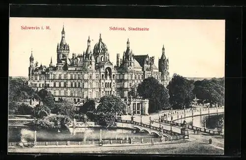 AK Schwerin i. M., Schloss mit Brücke, Stadtseite