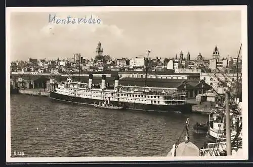 AK Montevideo, Passagierschiff am Hafen