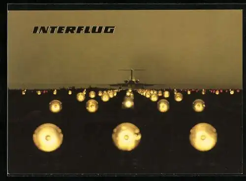 AK Berlin-Schönefeld, Flughafen, Flugzeug der Interflug auf der Landebahn