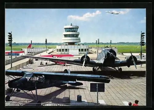 AK Düsseldorf, Flughafen, abgestellte Flieger, Aussichtsplattform