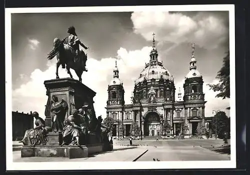 AK Berlin, Lustgarten mit Dom und Denkmal König Friedrich Wilhelm III.