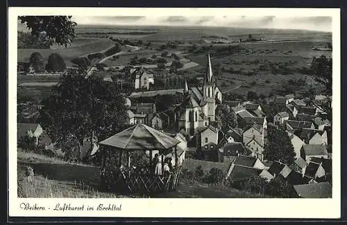 AK Weibern, Ortsansicht von einem Hügel aus