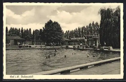 AK Werl i. W., Badeanstalt, Becken mit Gebäude und Sprungturm